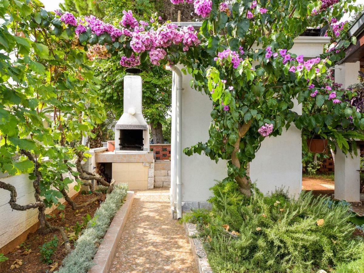 Apartment Mira-2 By Interhome Vir Exterior photo